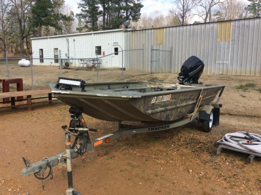 2014 Ranger Tracker Bass Boat