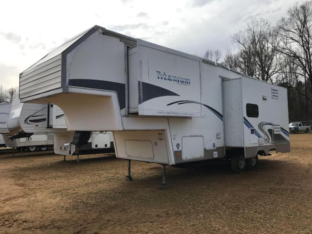NOTE: PARTS ONLY PURCHASE 2005 Glendale Recreational Vehicles Titanium Trailer