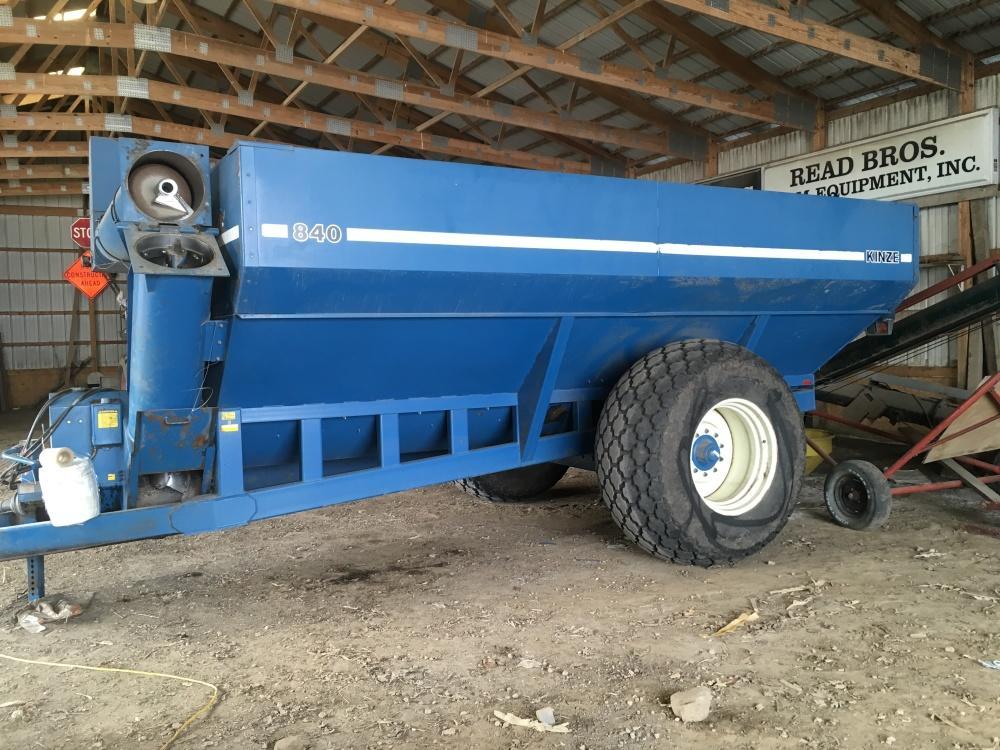 Kinze 840 Grain Cart, 30.5L-32 Diamond Tread Tires