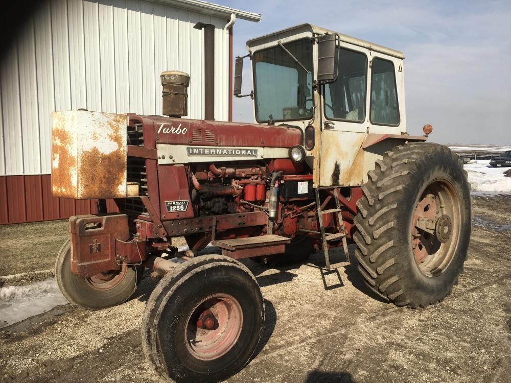 1968 IH 1256, Turbo Diesel, 8123 hrs., Cab, 2 hys., 3 pt, 540/1000 pto, 18.4-38 axle duals, S/N 9927