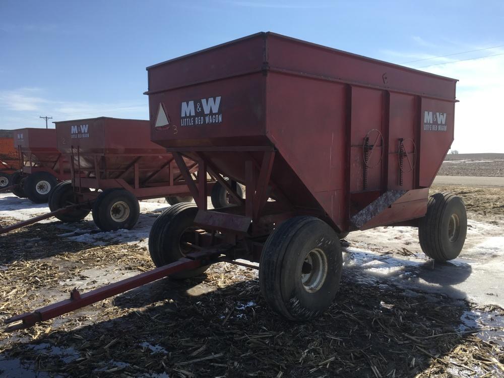 M & W 375 Gravity Wagon, 16.5L-16.1 Tires