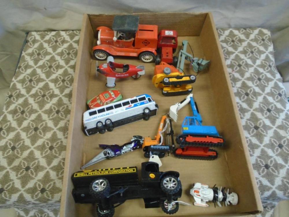 Box lot of Good Diecast vehicles