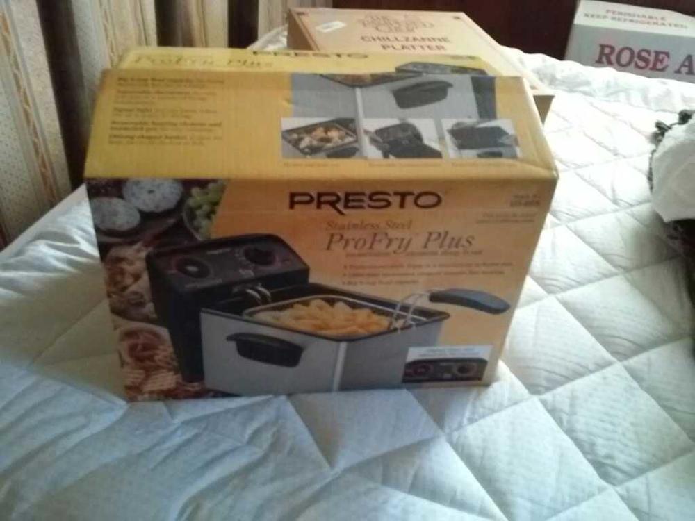 Presto stainless steel profry plus - still in the box