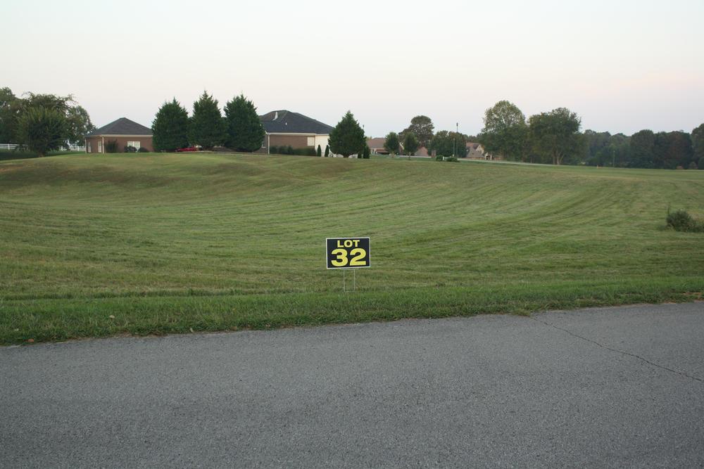 LOT 32