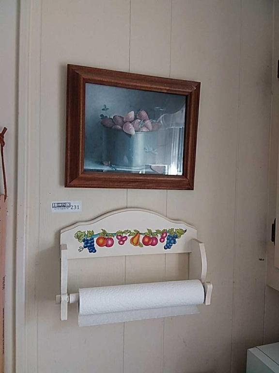 Kitchen wall decor