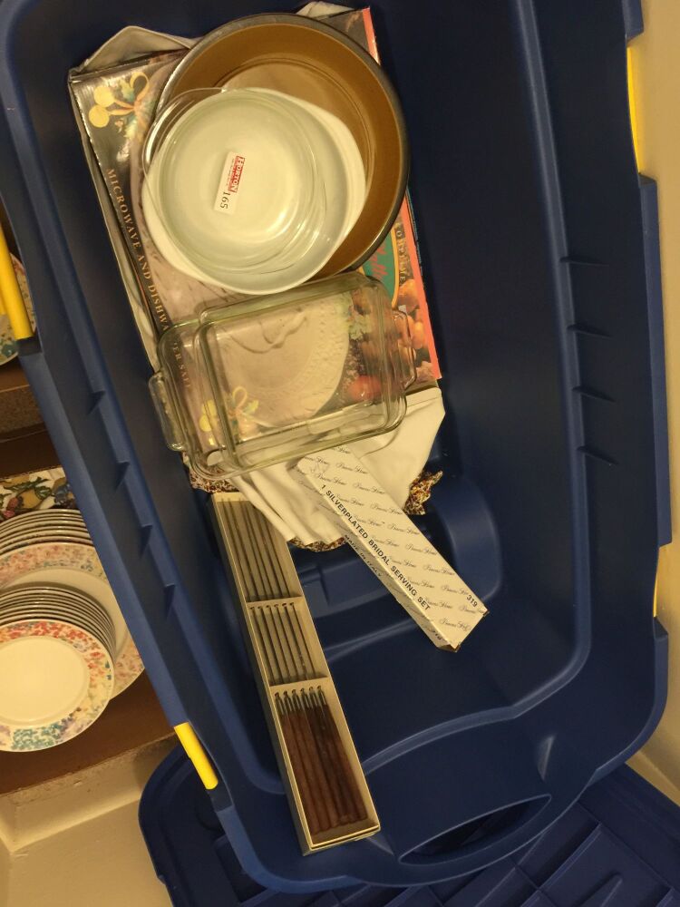Contents of Tote, Pyrex Dishes