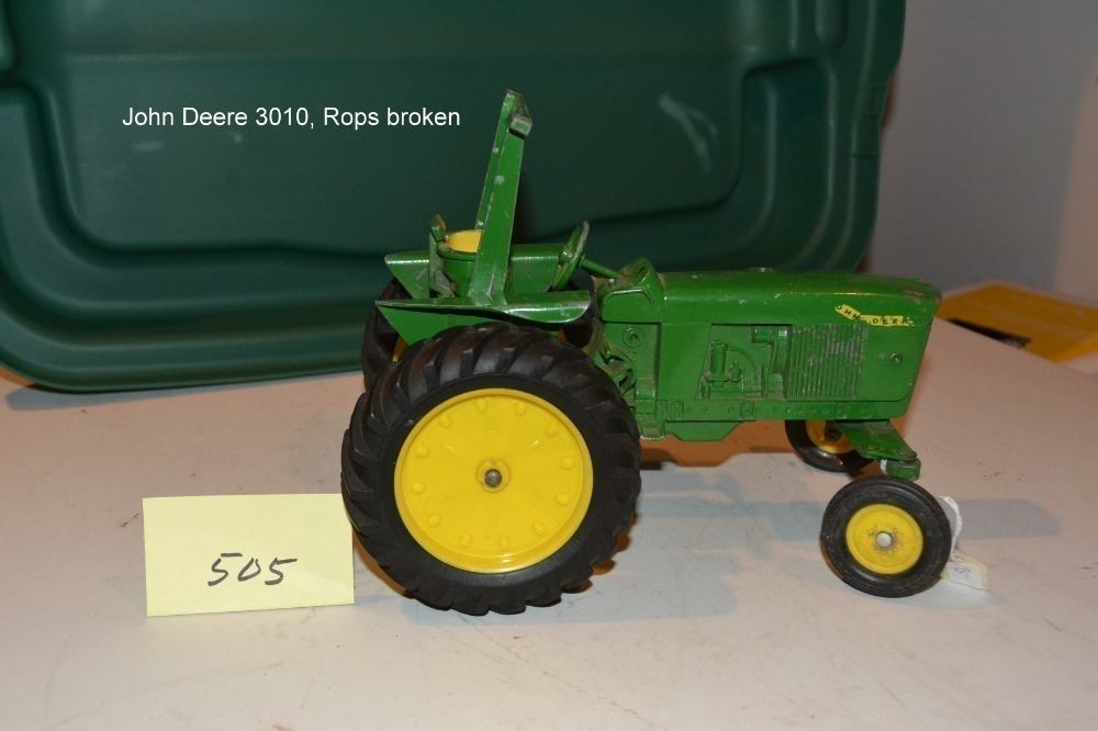 John Deere 3010, Rops Broken image