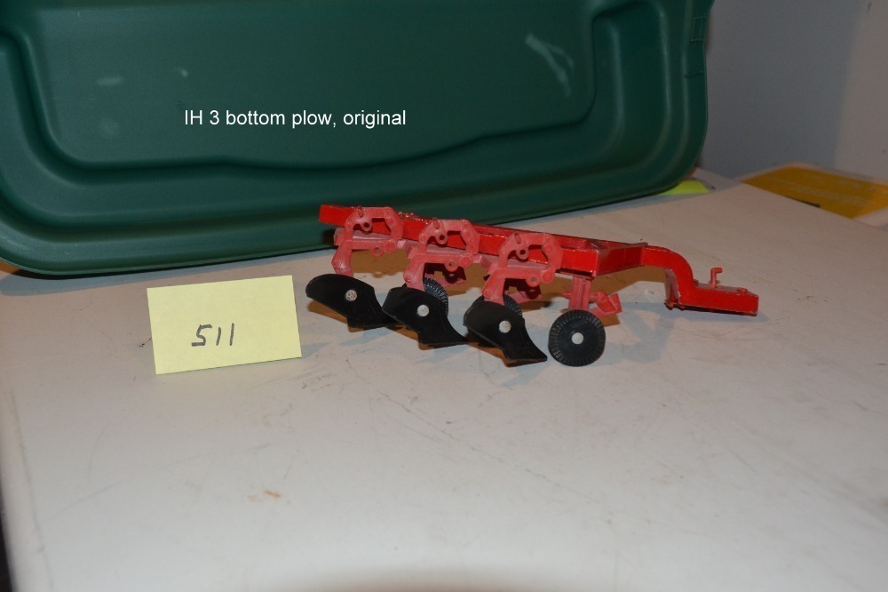 IH 3 Bottom Plow, Original image