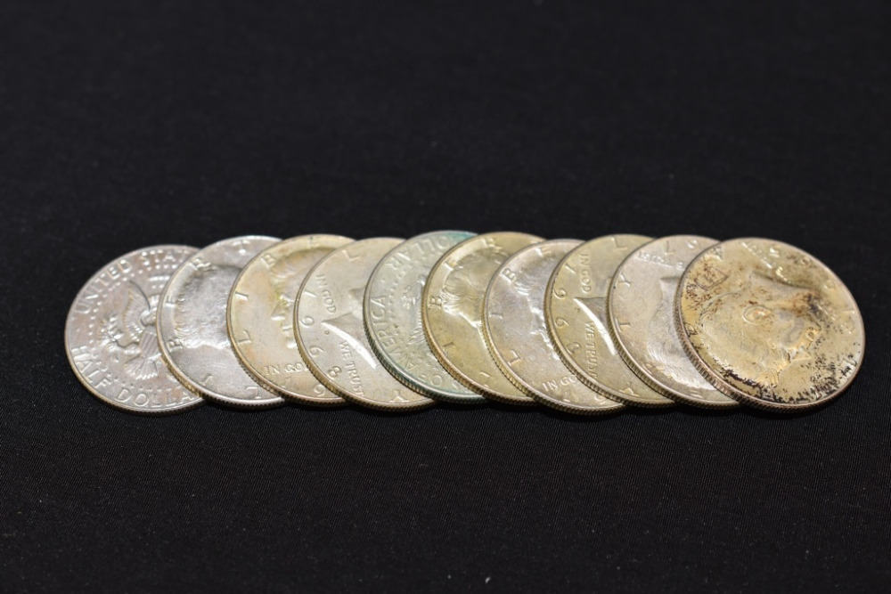 10 - 1960'S KENNEDY HALF DOLLARS