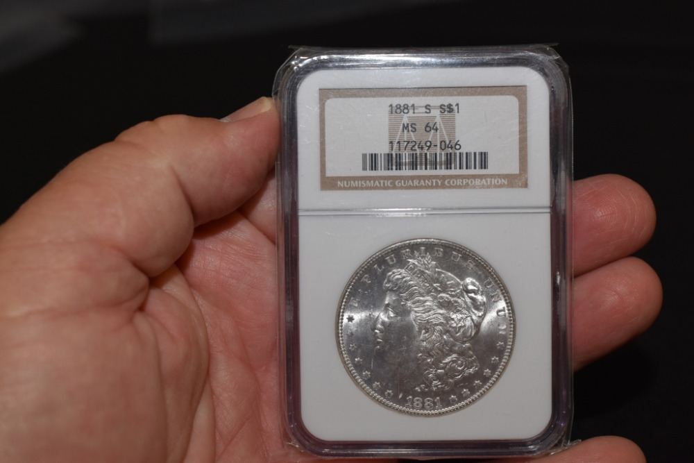 1881 - S MORGAN SILVER DOLLAR