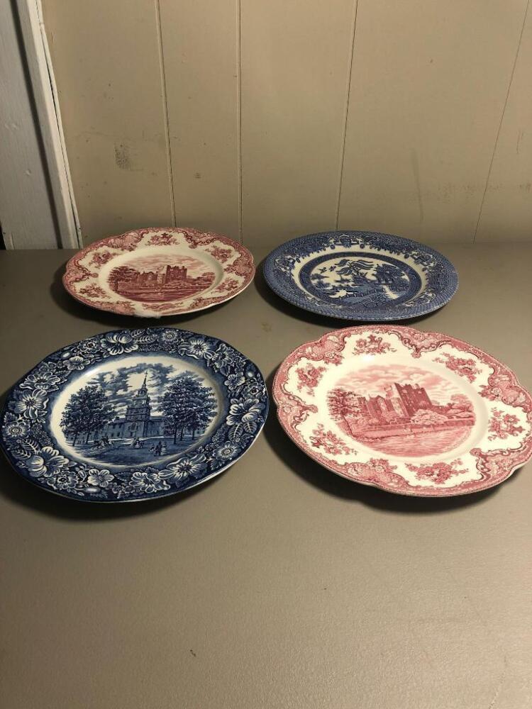 4 Decorative Plates