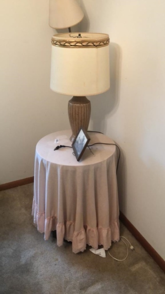 Lamp & Small Picture (lamp may need new cord)