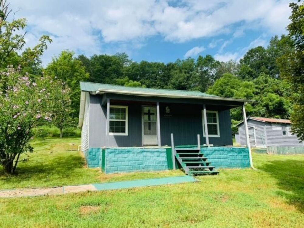 24 Acre Mini-Farm, House & Outbuildings/Barns at Absolute Online Auction