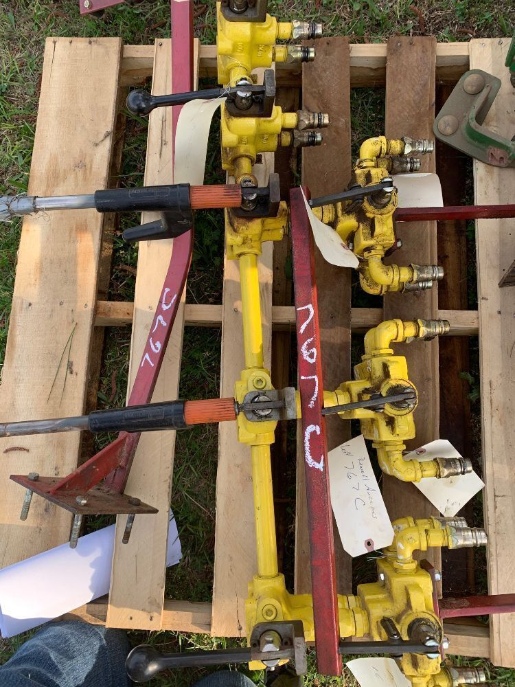 Hydraulic Controls For Hay Unrolling Equipment