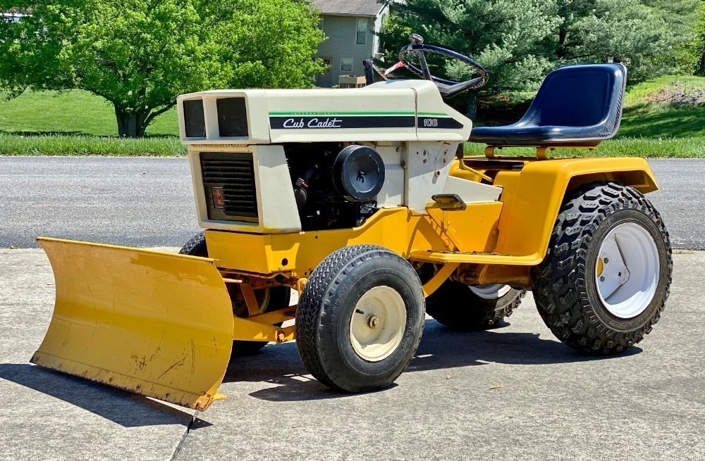 Vintage Cub Cadet 108 Lawn & Garden Tractor