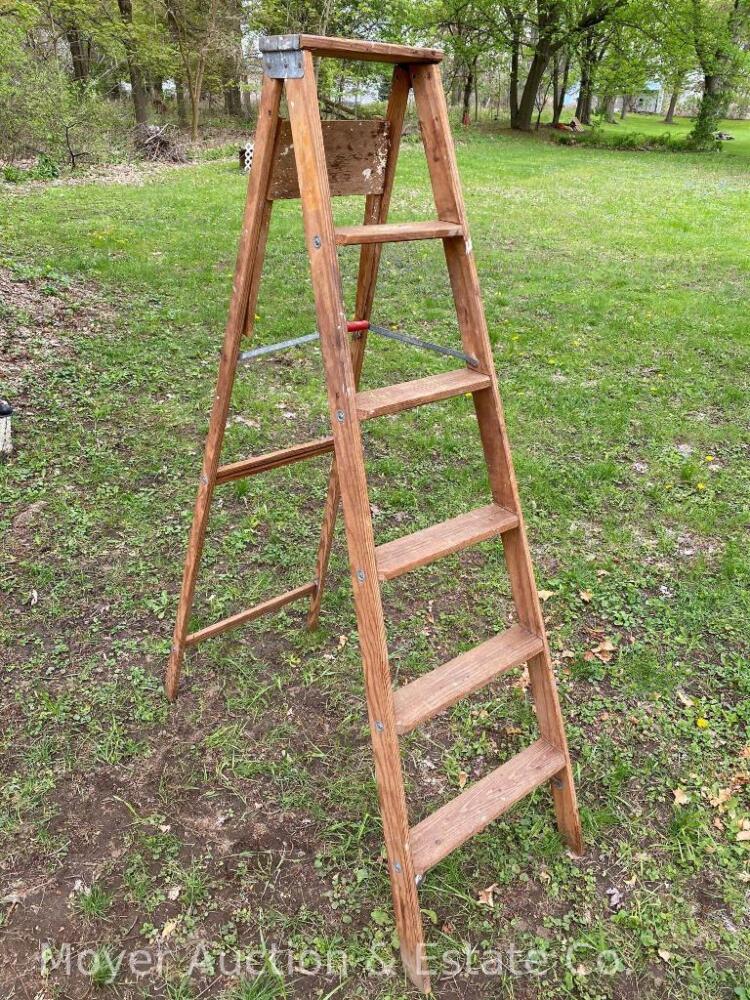 6' Wood Step Ladder, good condition