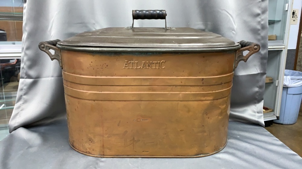Copper Atlantic Boiler With Lid And Wood Handles