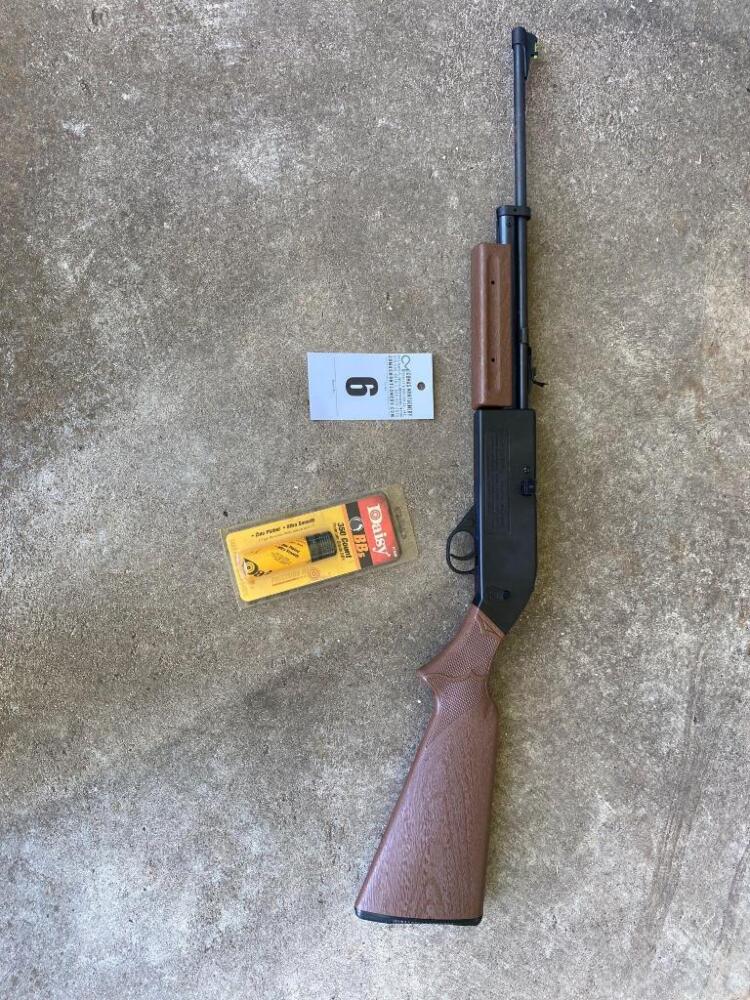760 Pumpmaster Pellet/ BB Gun w/ BB's
