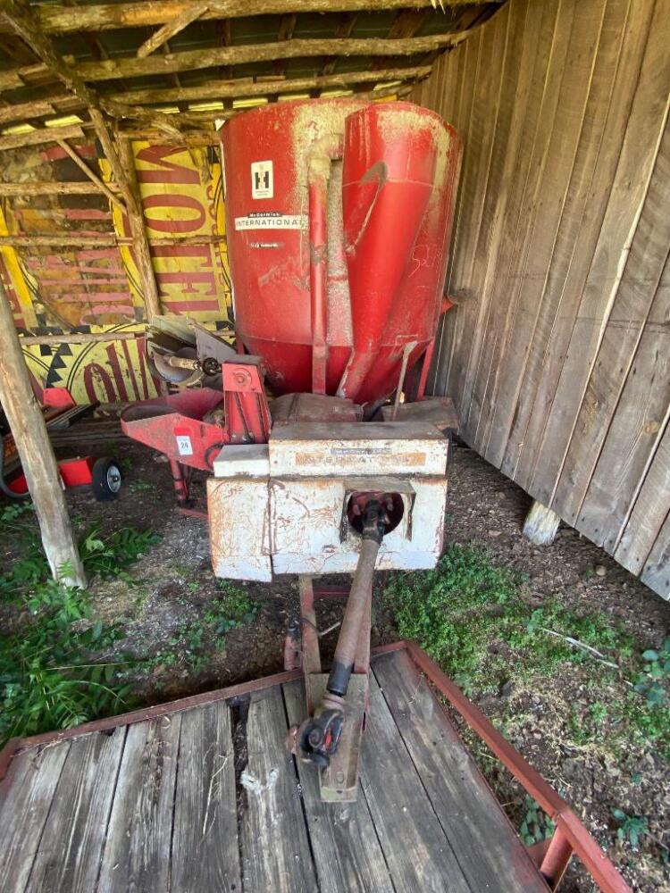 McCormick International 1050 Grinder Mixer