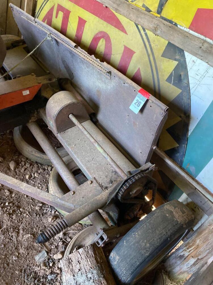 New Idea Farm Equipment Hay Crimper (Buyer Responsible For Removal)