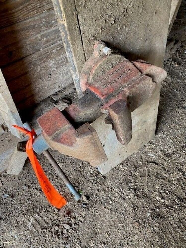 Large Anvil