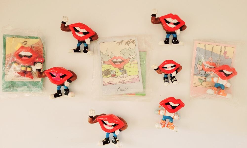 VINTAGE HARDEES TANG MOUTHS LOT
