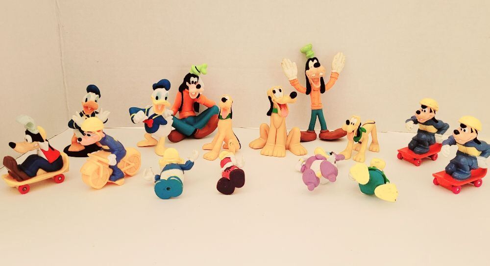 LOT OF DISNEY FIGURES, PLUTO, DONALD DUCK AND ASSORTED