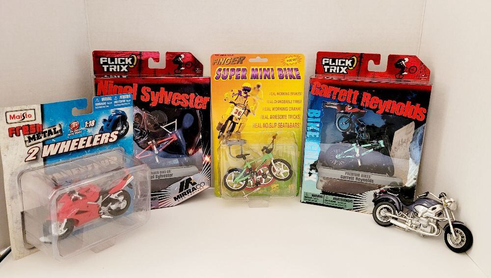 FLICK TRIX BIKES, MOTORCYCLE TOY ASSORTMENT