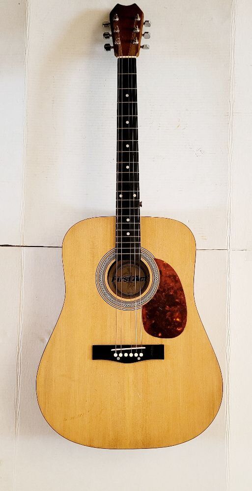FIRST ACT MG410 GUITAR