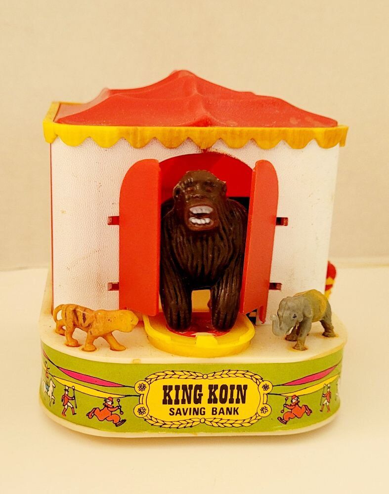 VINTAGE KING KOIN BANK WITH BOX