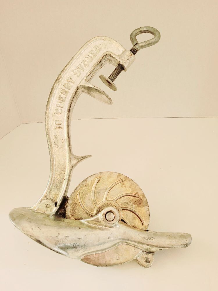 VINTAGE CHERRY STONER FROM CHOP RITE HAND CRANK PITTER