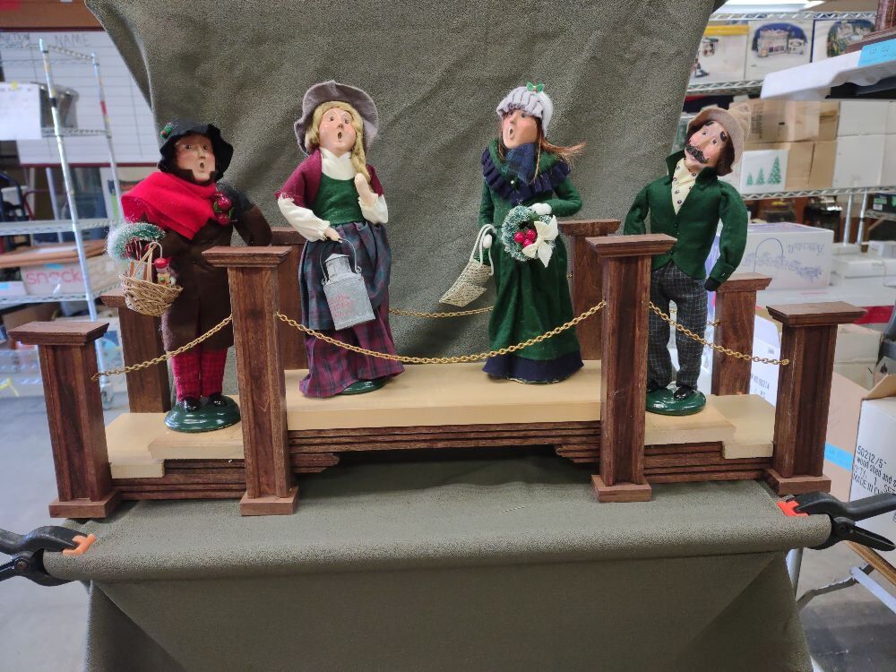 4 Byers' Choice Carolers with Bridge