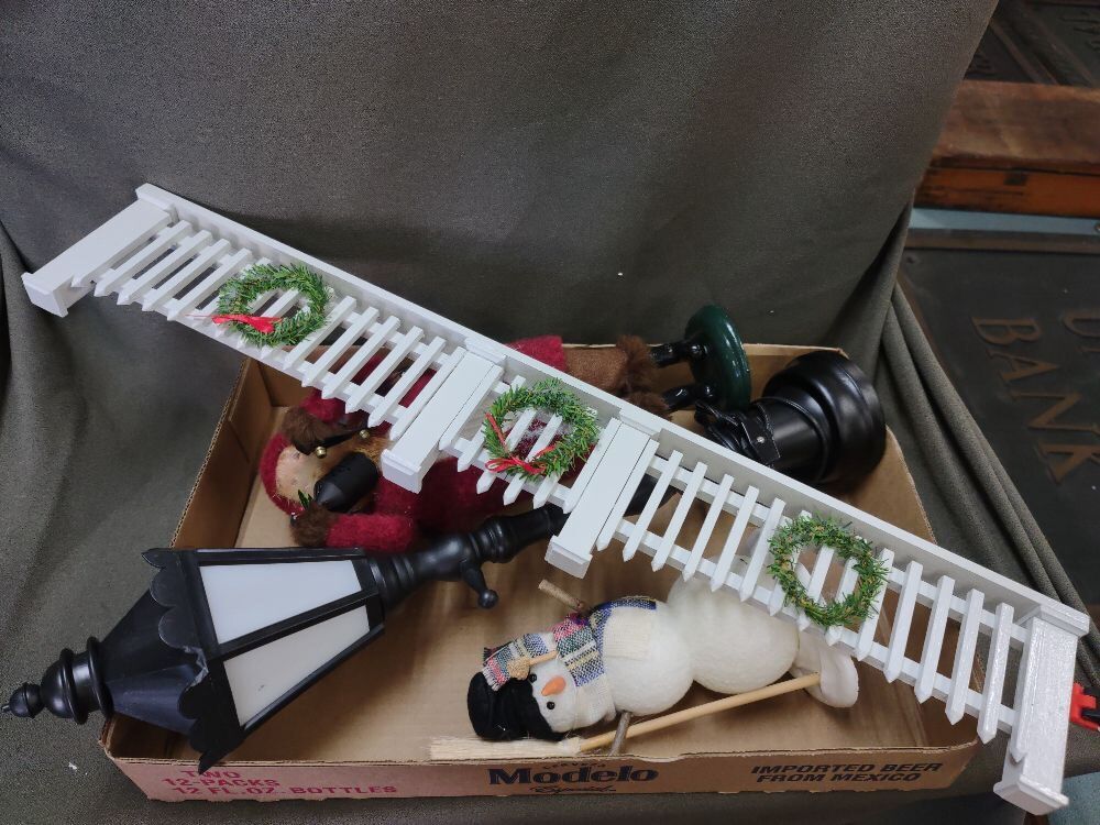 Byers' Choice Carolers Accessories with Santa