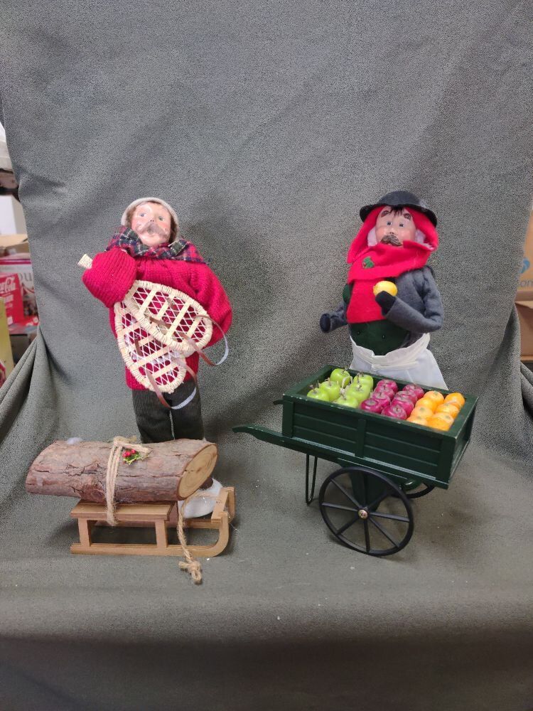Pair of Byers' Choice Carolers
