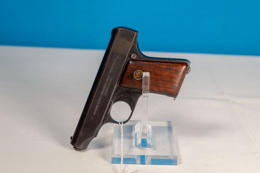German Deutsche Werke 6.35 mm Pistol  Serial Number: 21785
