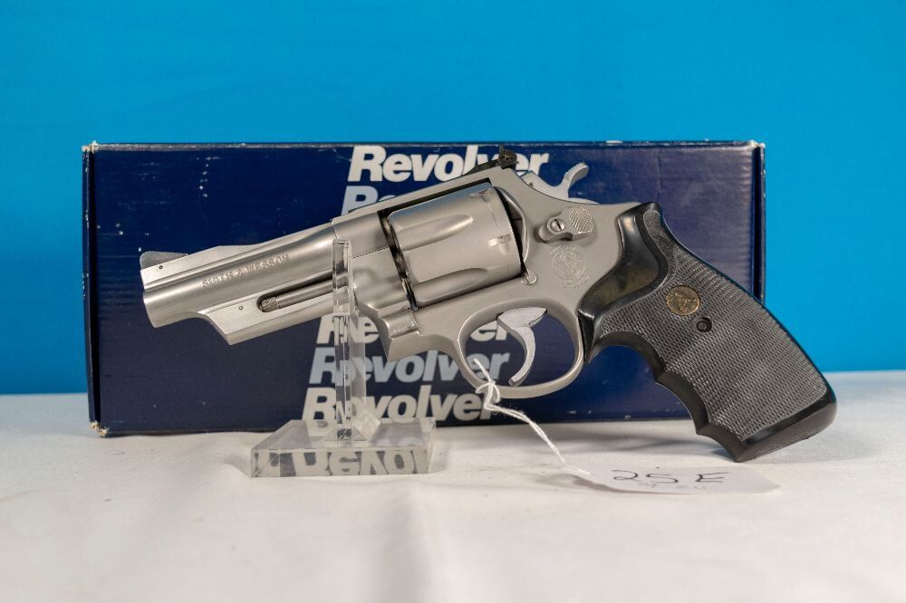 Smith & Wesson model 629 44 mag Mountain Revolver - RESERVE MET