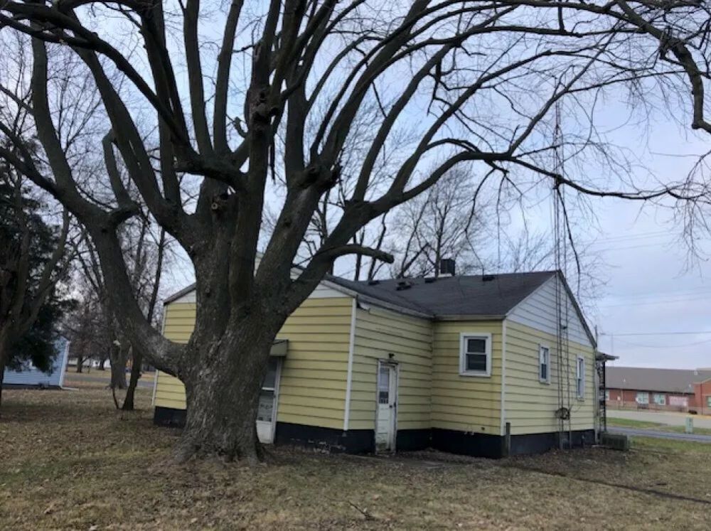 512 N Prairie Raymond, IL