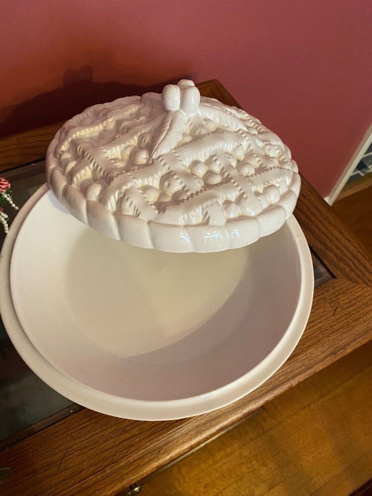 Pie Keeper and Cake Pedestal Plate