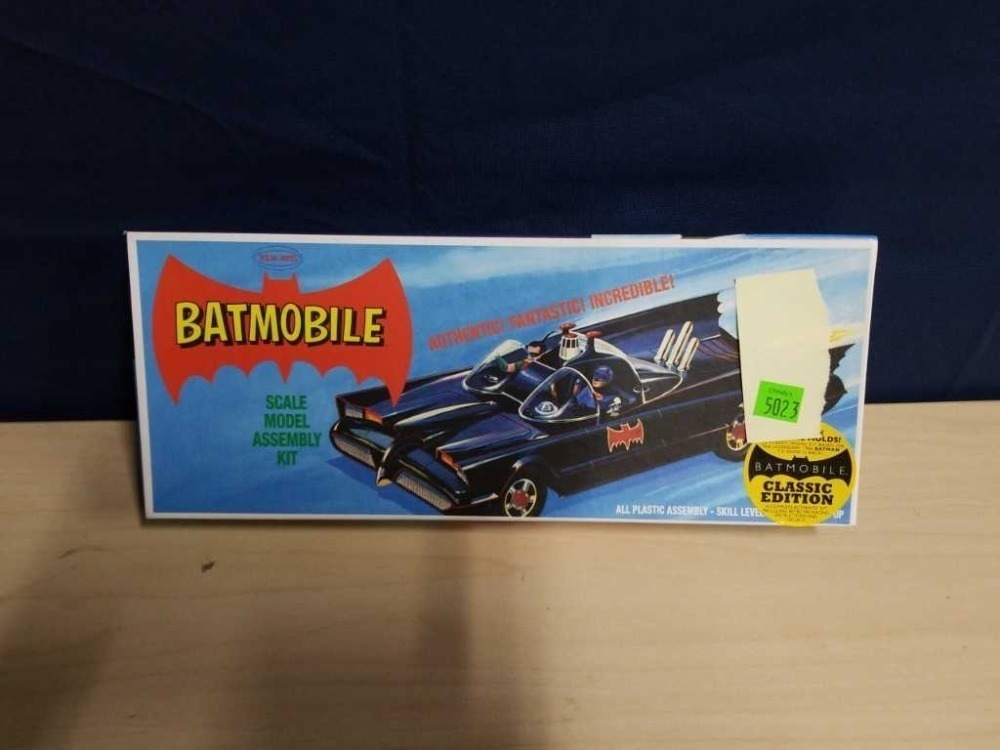 New Polar Lights Batmobile Kit