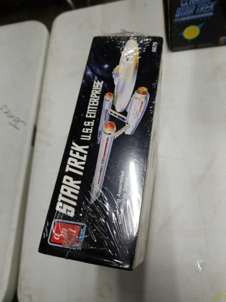 Sealed Amt Star Trek Uss Enterprise Kit
