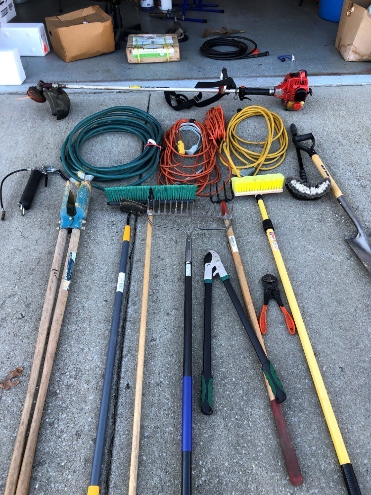 ShinDaiwa Weed Trimmer and Yard Tools