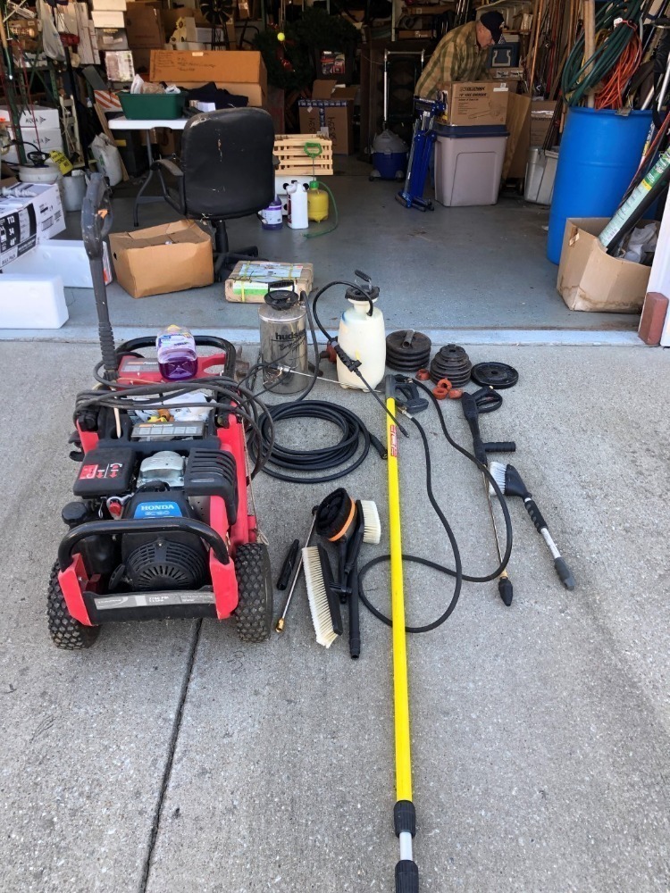 Coleman Powermate 2750 Pressure Washer with Accessories