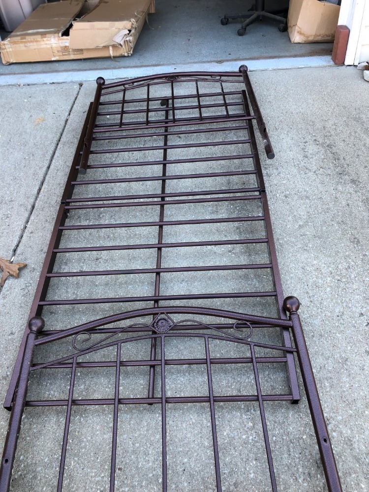 Hodeda Twin Bed