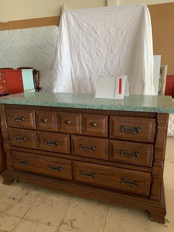 Dresser