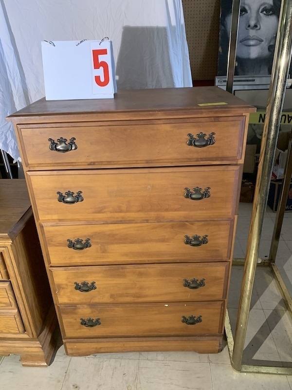 Chest of drawers