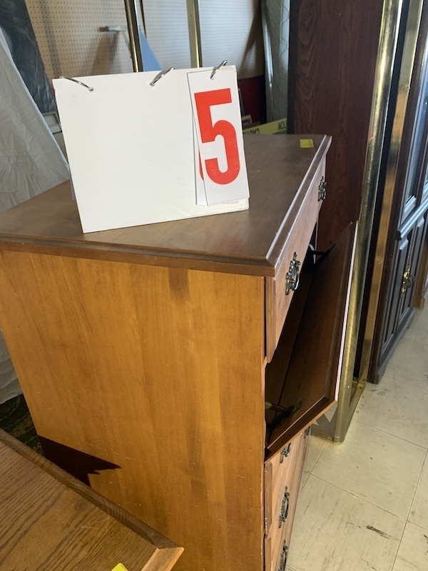 Chest of drawers