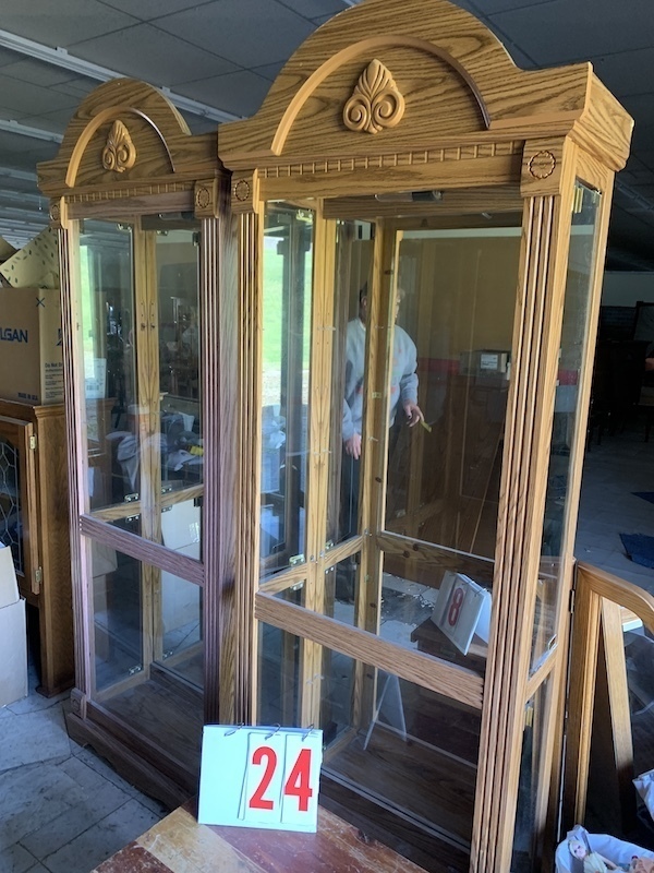 Mirrored curio cabinet with light
