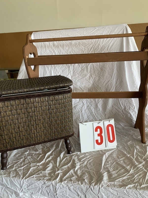 Quilt stand and sewing basket