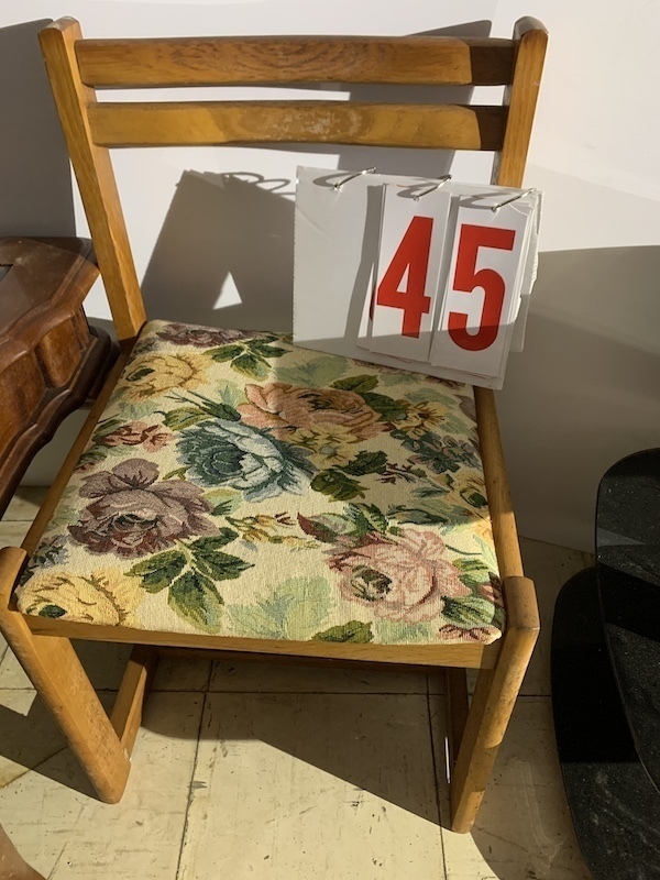 Vanity chair