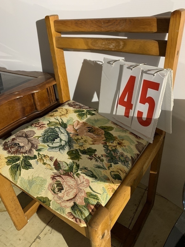 Vanity chair